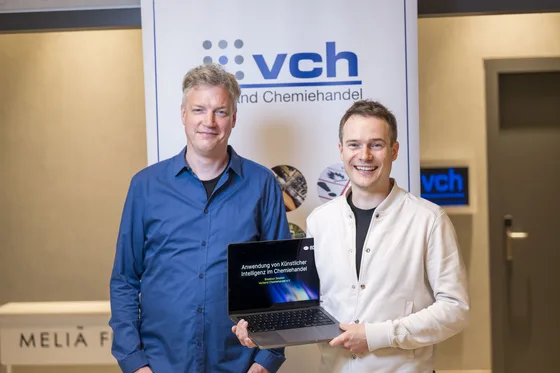 Tim at VCH event presenting on AI